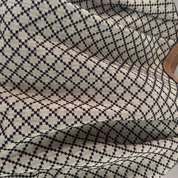 Gucci handbag, authentic, comes with Gucci authenticity card.. Perfect condition - Picture 2 of 9